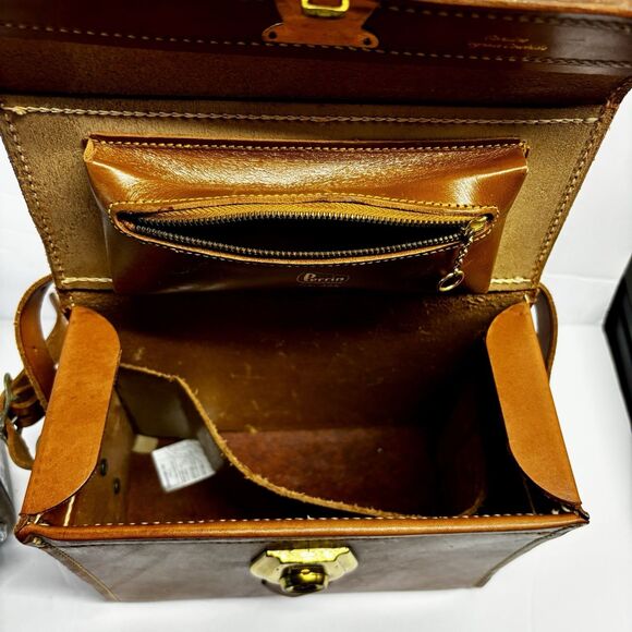 Revere 8 Model B-63 Vintage Movie Camera 8mm with Case and Accessories Untested - Picture 9 of 10